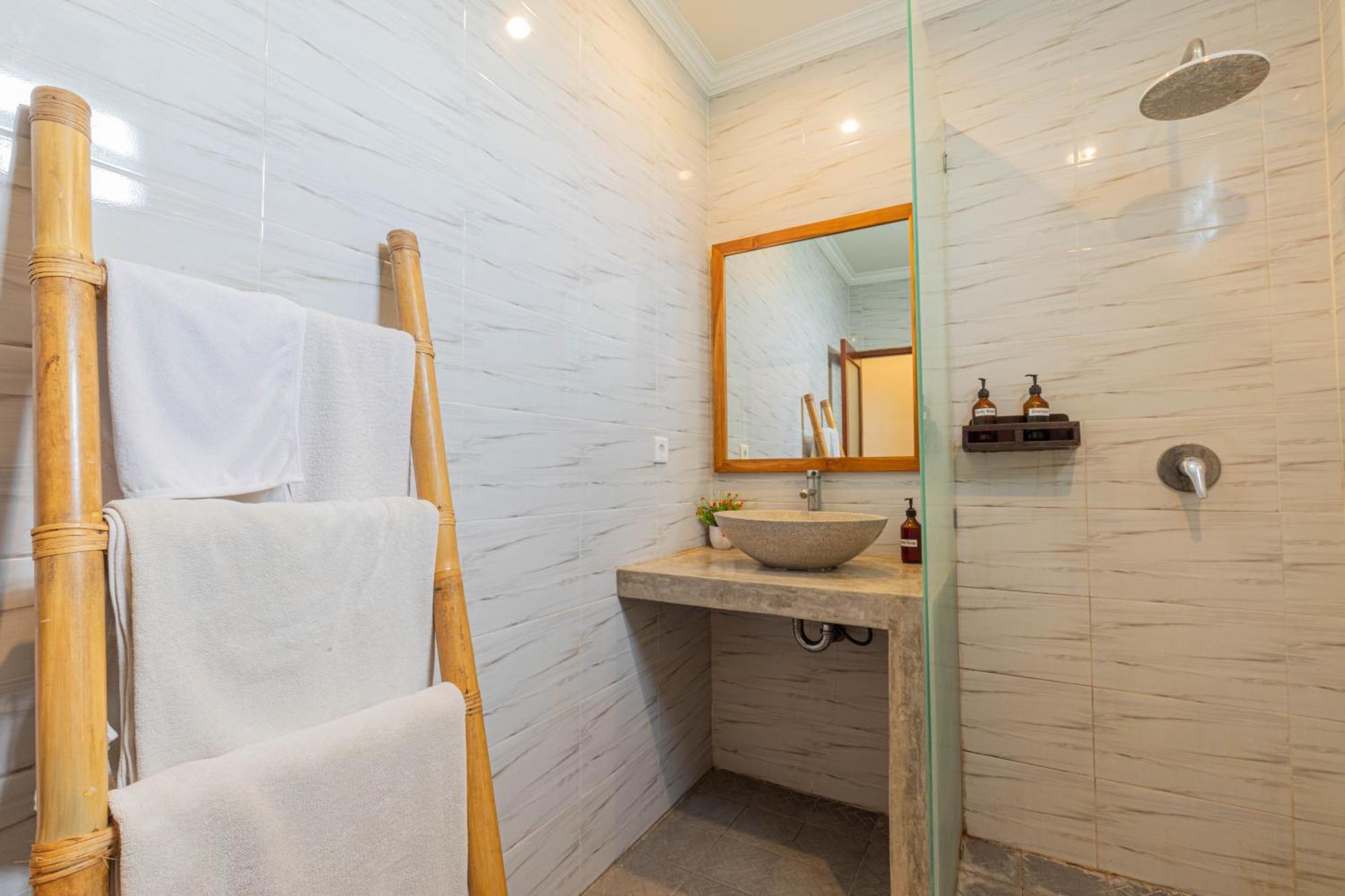 Frangipani House And Spa By Ecommerceloka Canggu  Ngoại thất bức ảnh